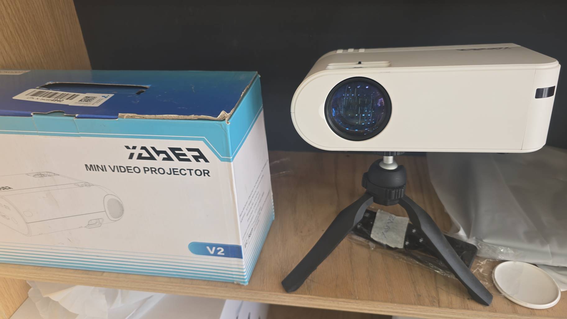 ویدئو پرژکتور v2 r