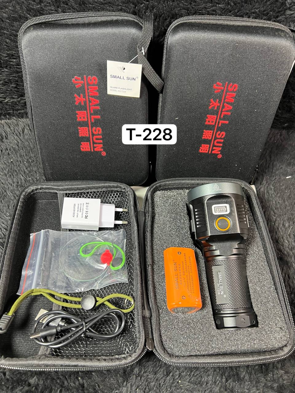 چراغ قوه حرارتی 3 باطری صفحه شارژ دیجیتال T-228