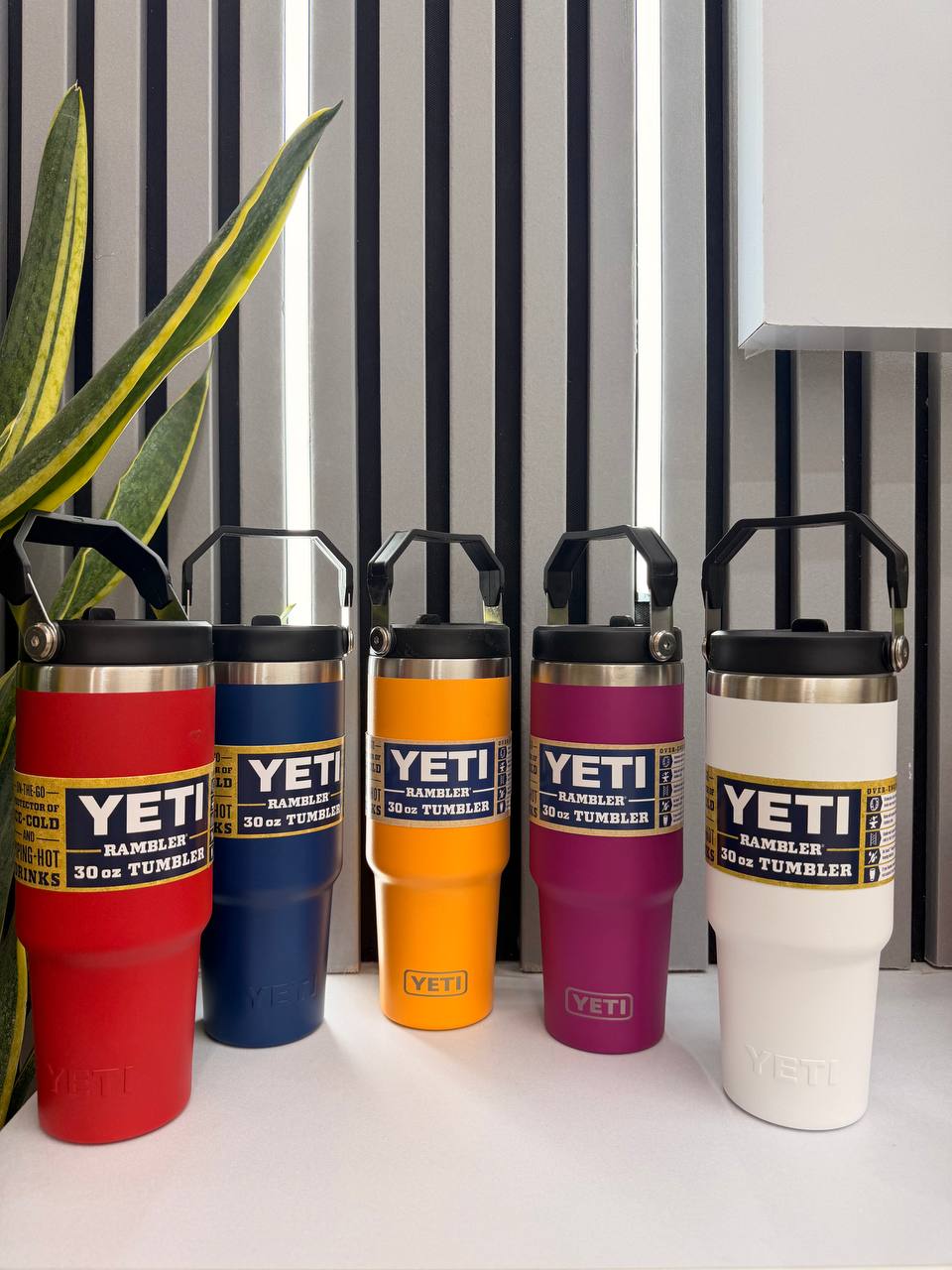 تراول ماگ رنگی Yeti دسته دار